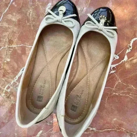White mountain cream and black flats sz 7 - Picture 2 of 3